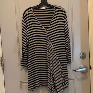 Habitat Women’s Black Striped Asymmetrical Tunic Size XL